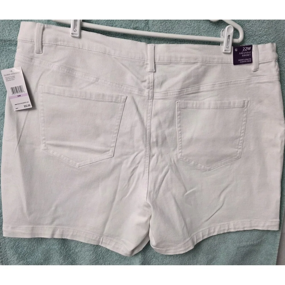Gloria Vanderbilt product pair